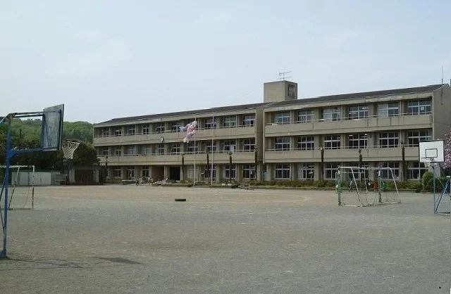 広田小学校まで400m