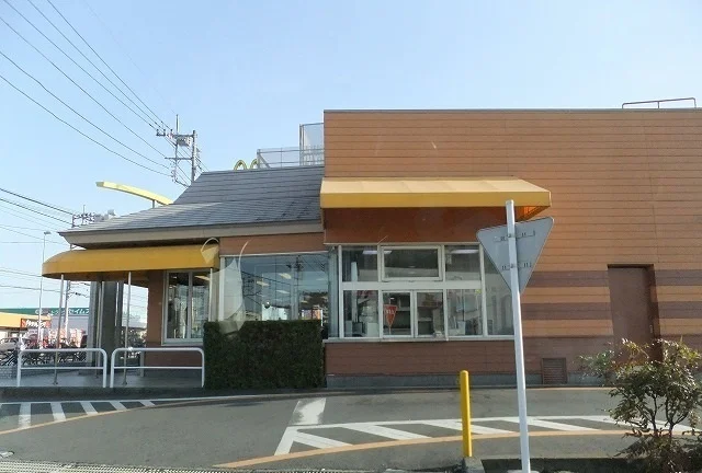 マクドナルドまで1000m