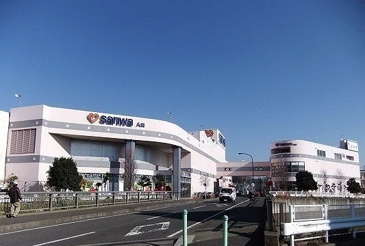 三和麻溝店まで1100m