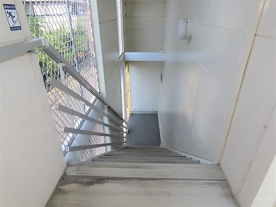 階段上からのアングルです