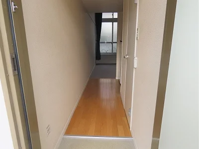 玄関からのアングルです