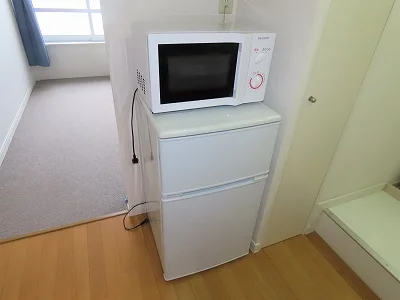 電子レンジ、冷蔵庫完備