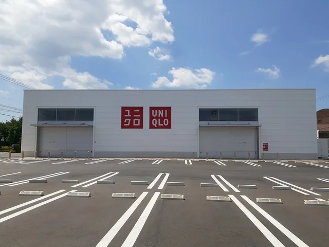 ユニクロ 岐阜加納店まで240m