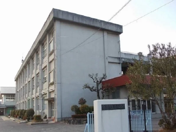 倉敷市立庄小学校まで350m