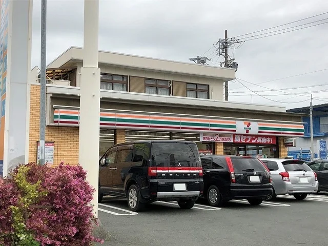 セブンイレブン浜松神立店まで300m