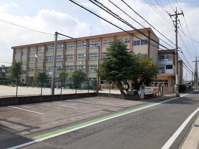 前橋市立東小学校まで1400m
