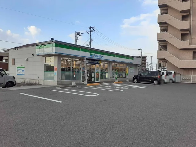 ファミリーマート新居浜坂井店様まで300m