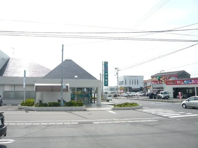 伊予銀行船木支店様まで400m