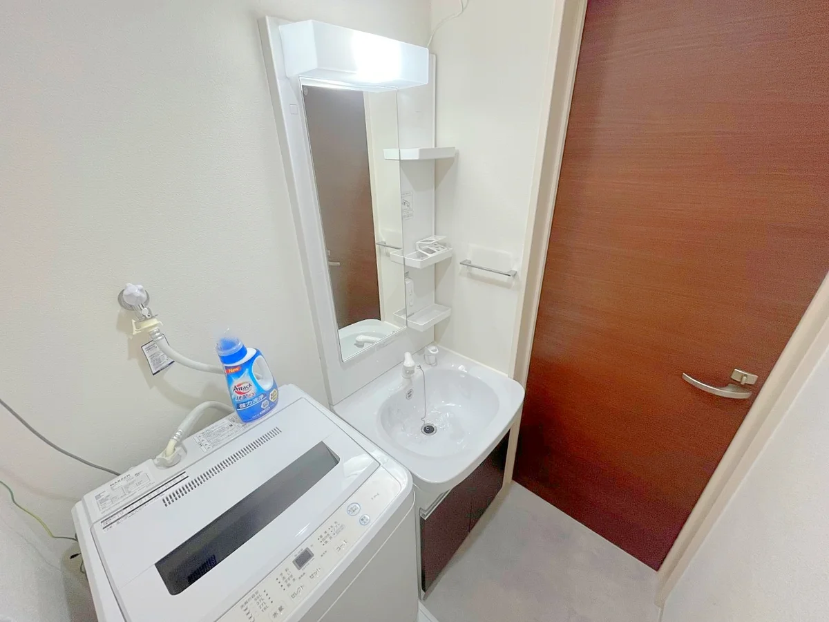 独立洗面台です✨歯ブラシや化粧品などの収納も出来ます♪