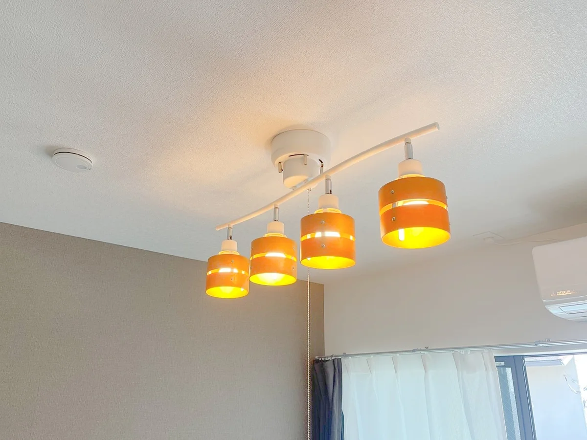 寝室の天井照明です♪