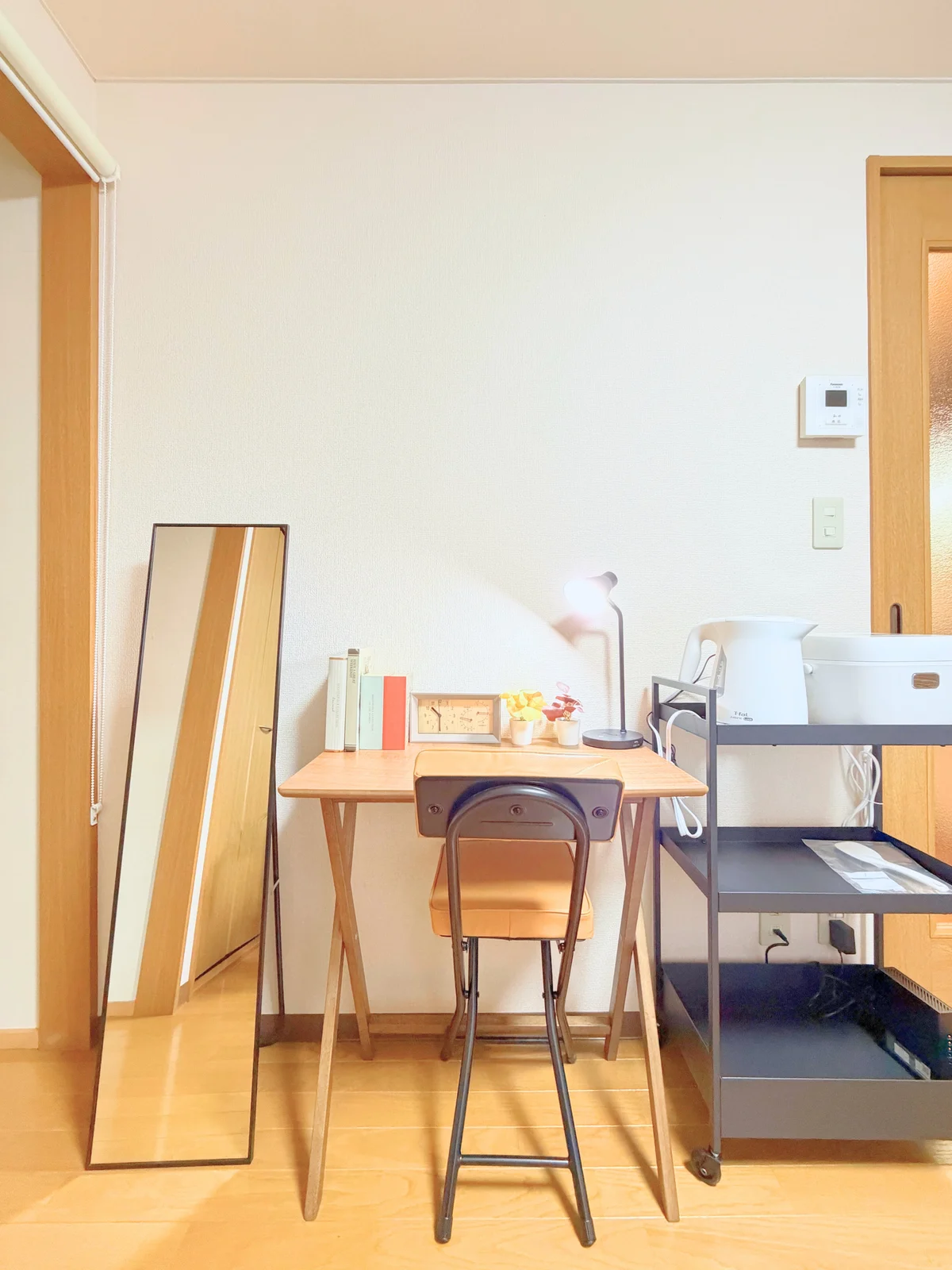 デスク・チェアー