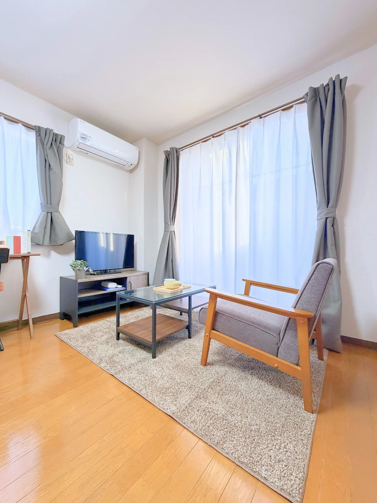 テレビ・ソファ