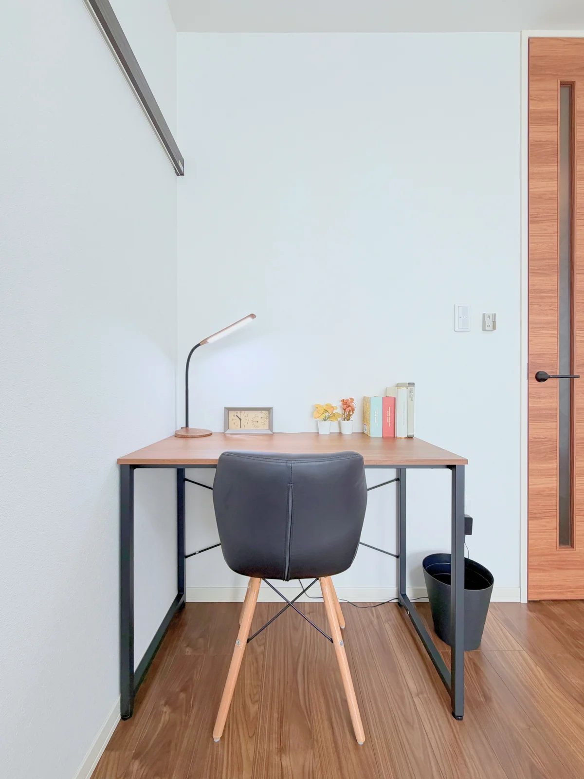 デスク・チェアー