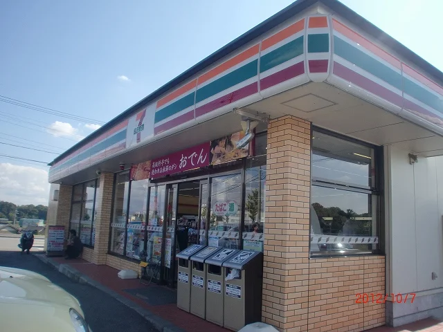 セブンイレブン　徒歩約3分　約Ｍ230