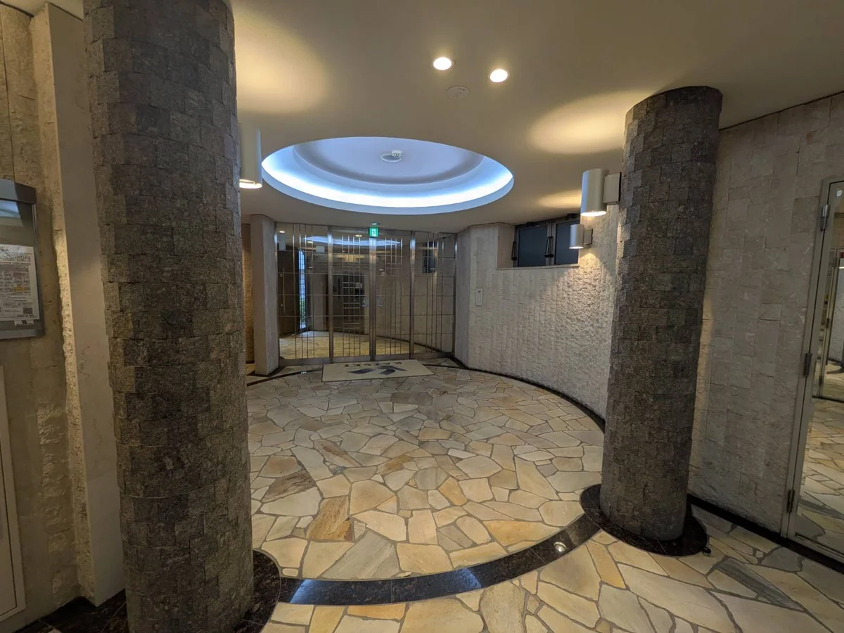 広々としたエントランスです。