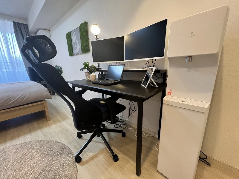 欲しい設備上位のウォーターサーバーです。冷水もお湯もOKです。