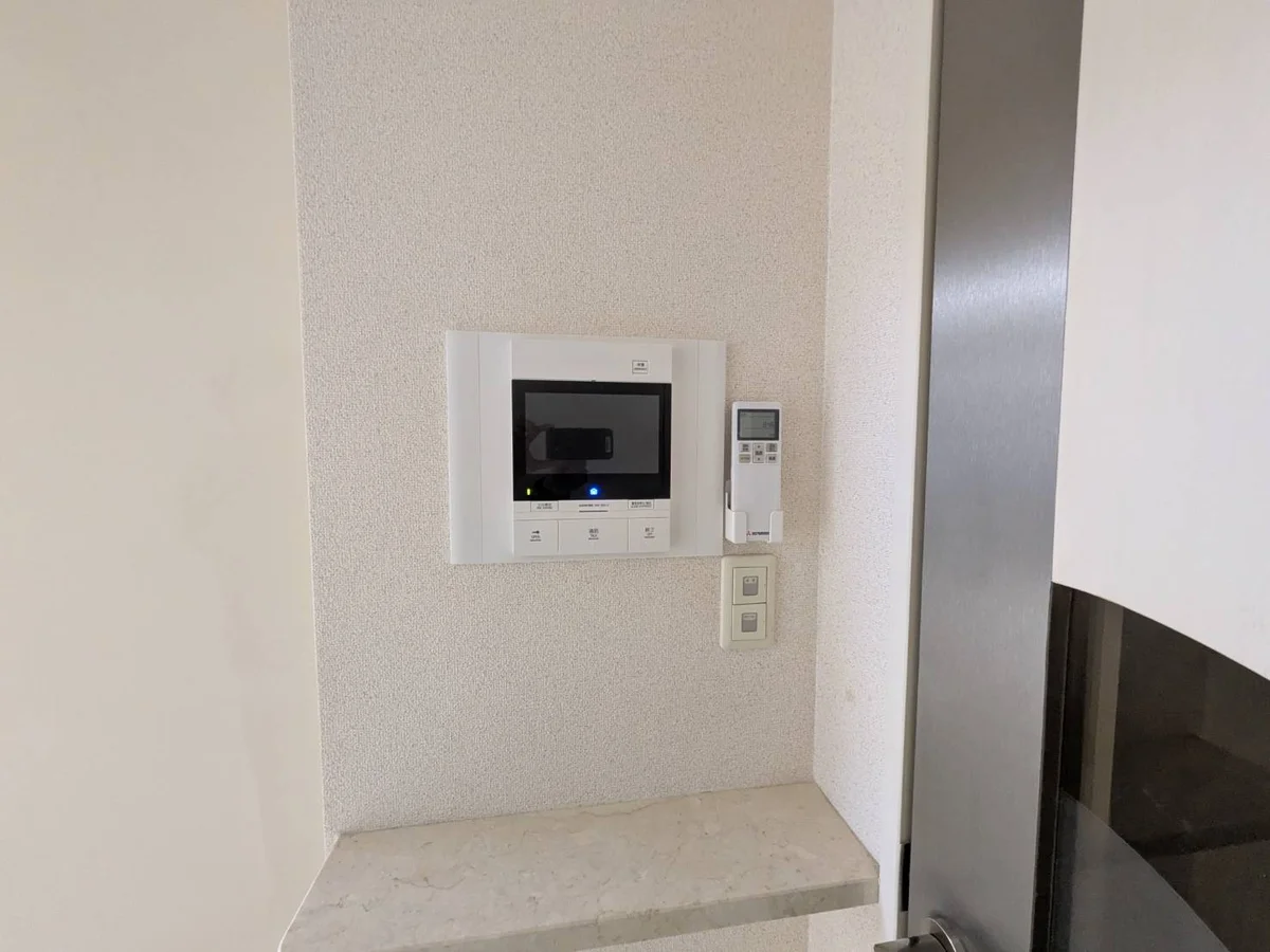 モニター付きインターフォンで安心です。