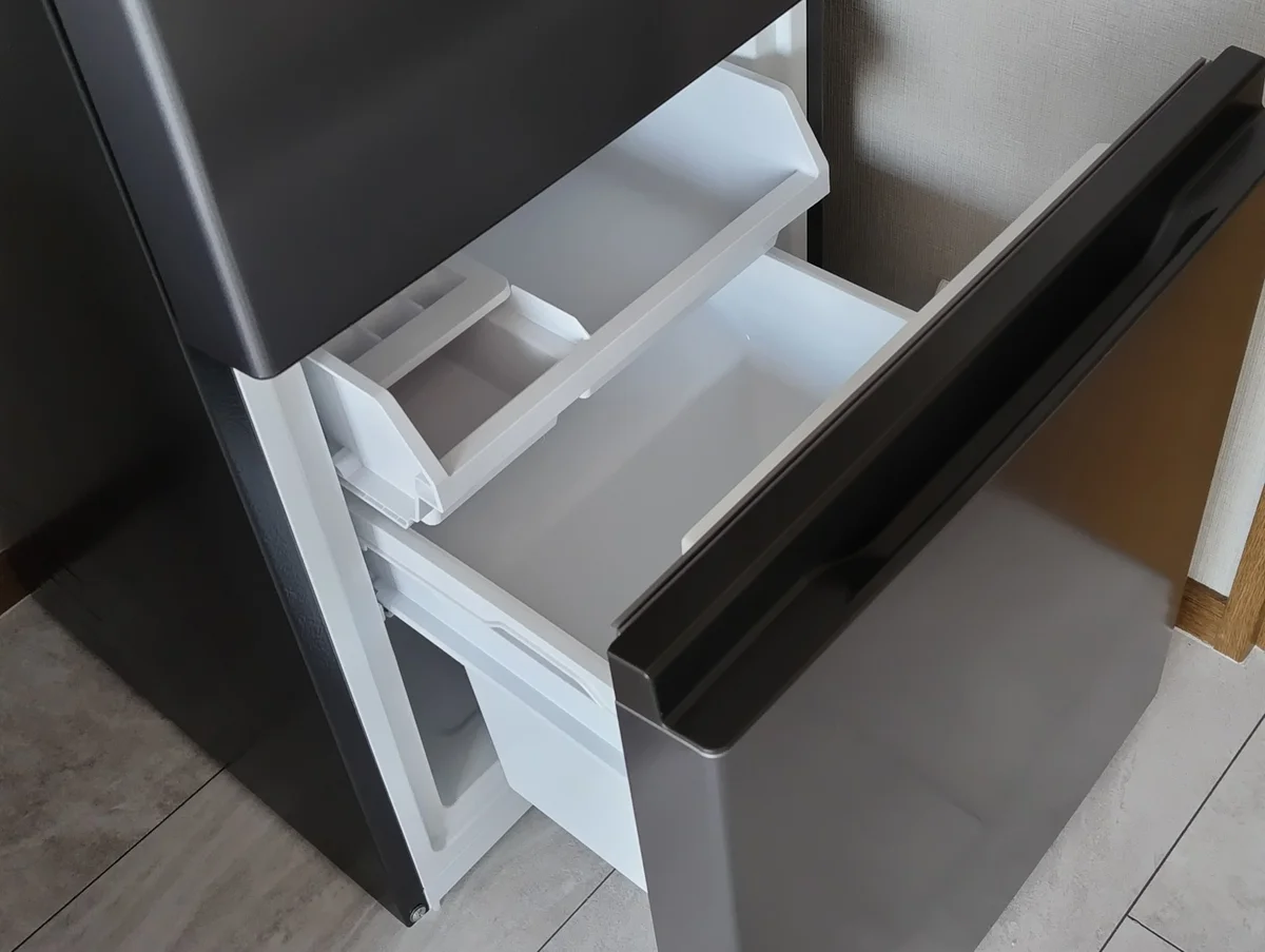 冷凍室、たっぷり53リットル