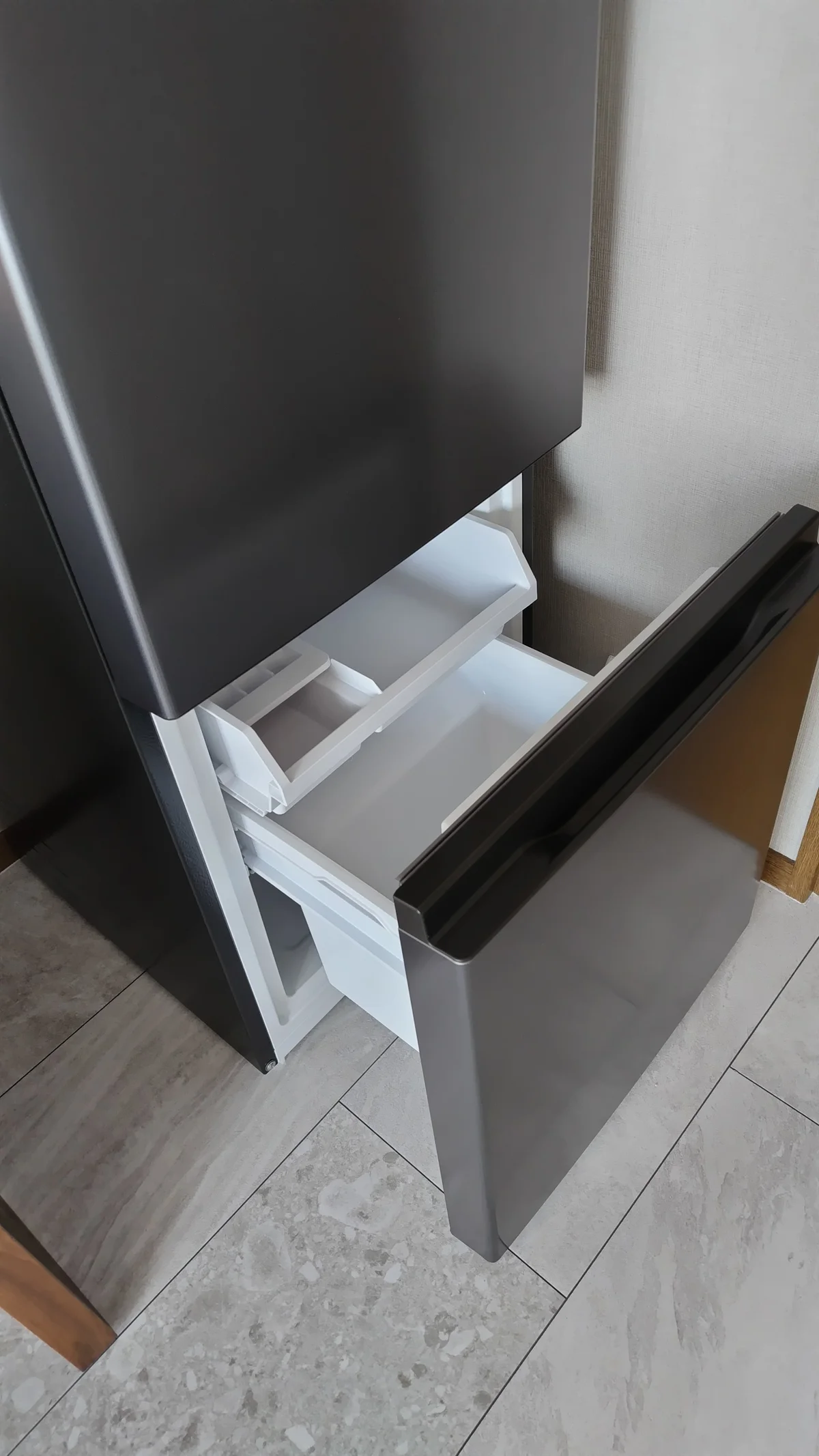 冷凍室、たっぷり53リットル