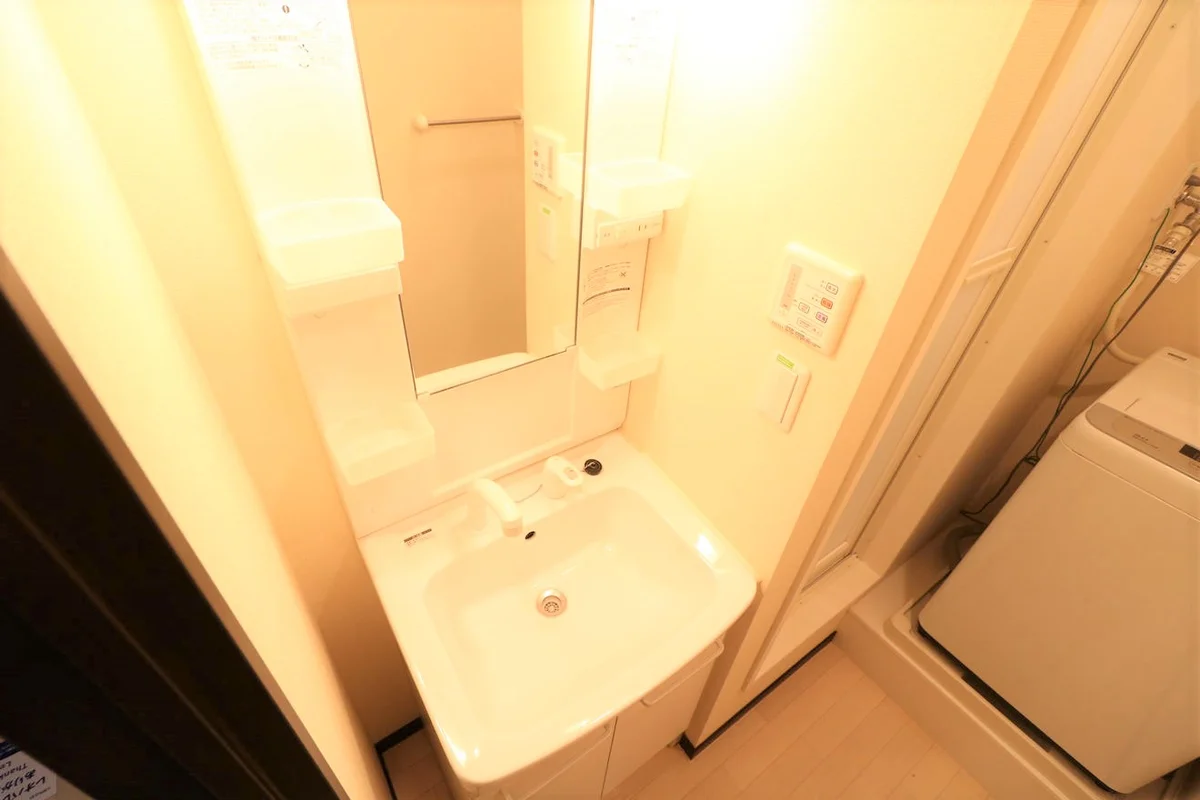 室内に独立洗面台を完備しており女性の方にはおススメ！