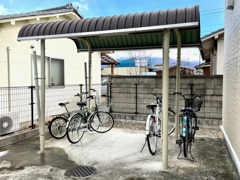 屋根付き駐輪場あり
