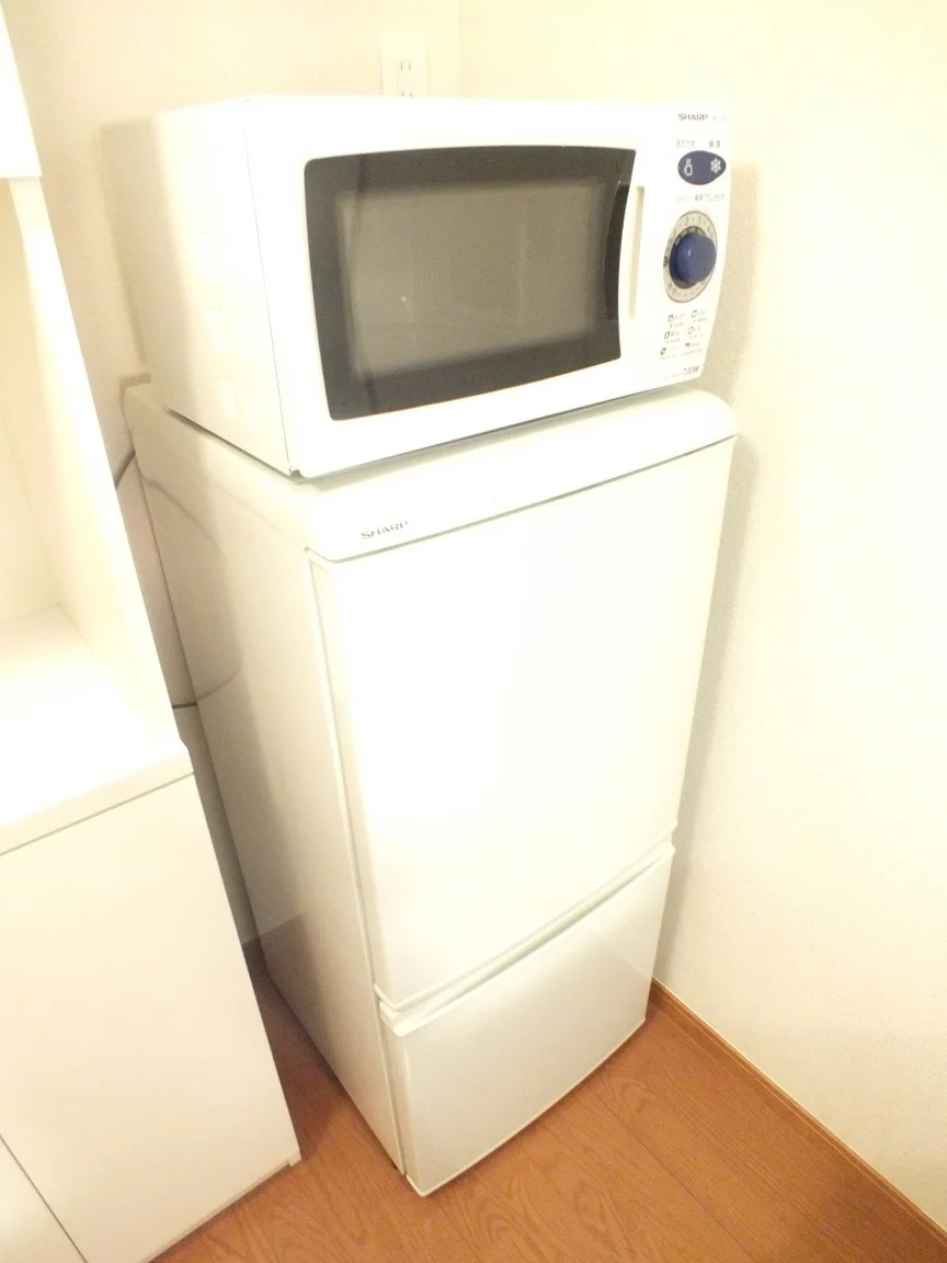 電子レンジ、冷蔵庫