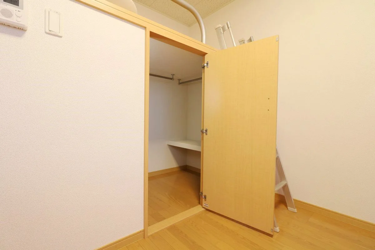 ウォークインクローゼット付！お部屋もすっきり片付けられます