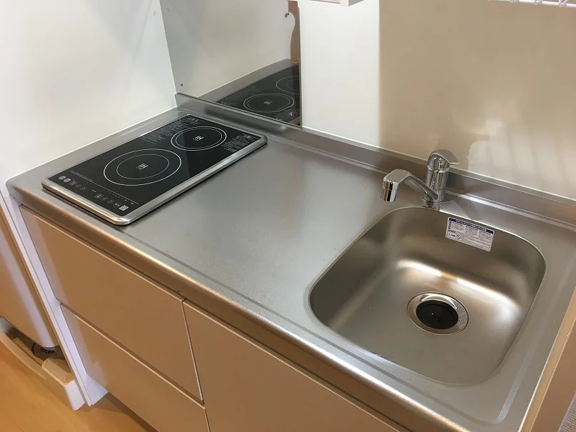 ＩＨコンロ完備。調理スペースも確保されています。