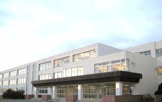 釧路市立鳥取西中学校まで600m