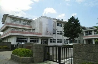 本城小学校まで1200m