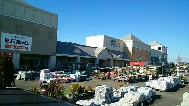 ブランニューモールまで2000m