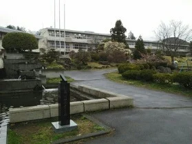 東御市立和小学校まで1600m