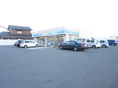 ローソン 丸岡南横地店まで650m