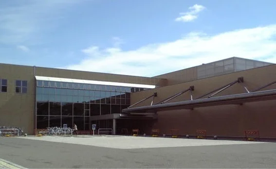 新潟県立図書館まで800m