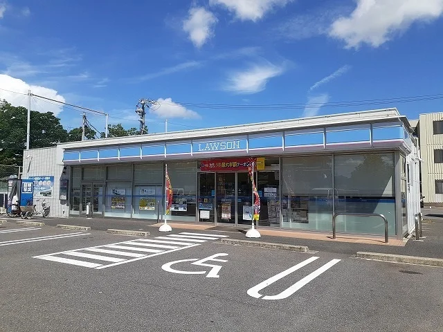 ローソン碧南春日店まで820m