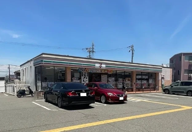 セブンイレブンまで900m