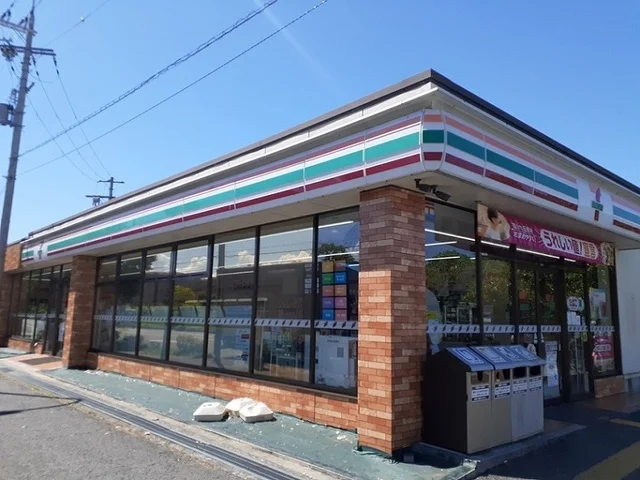 セブンイレブン様まで1260m