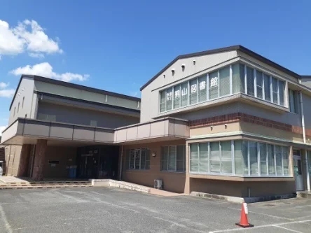 熊山図書館さんまで100m