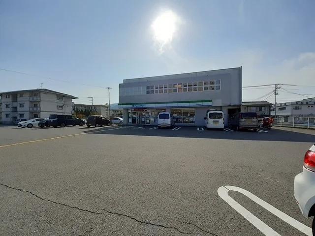 ファミリーマート 高知朝倉横町まで210m
