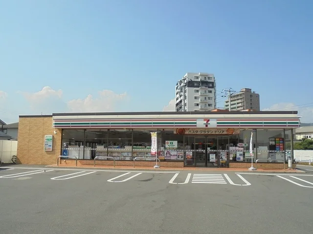 セブンイレブン今津町店まで90m