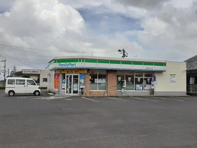 ファミリーマート田崎中入口店まで220m