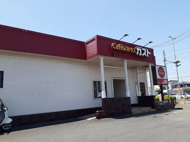 ガスト　鈴鹿白子店まで750m