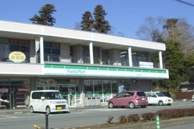ファミリーマート御殿場北久原店まで850m