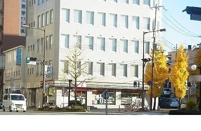 セブンイレブン様まで200m