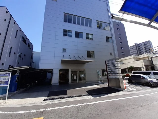 足立メディカルモールまで15m