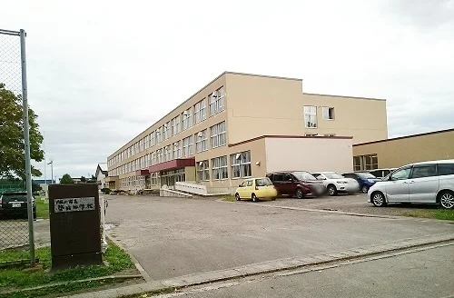 旭川市立啓北中学校まで1000m