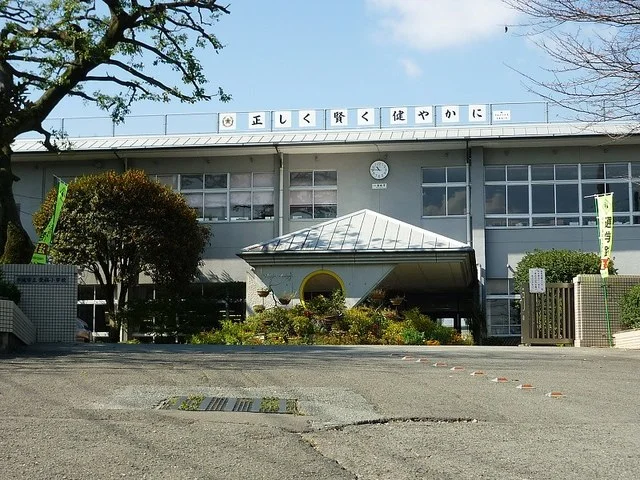 豊福小学校まで550m