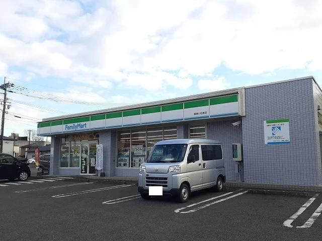 ファミリーマート 小松原店まで500m