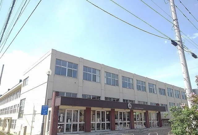 朝里小学校まで255m