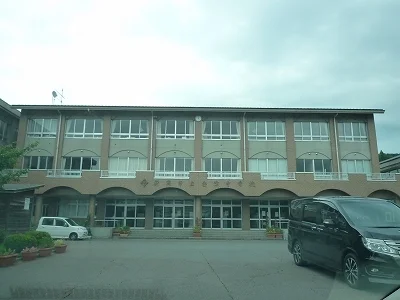 金津中学校まで2100m